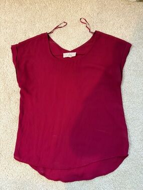 Pink Republic Sleeveless Scoop Neck Camisole in Wine